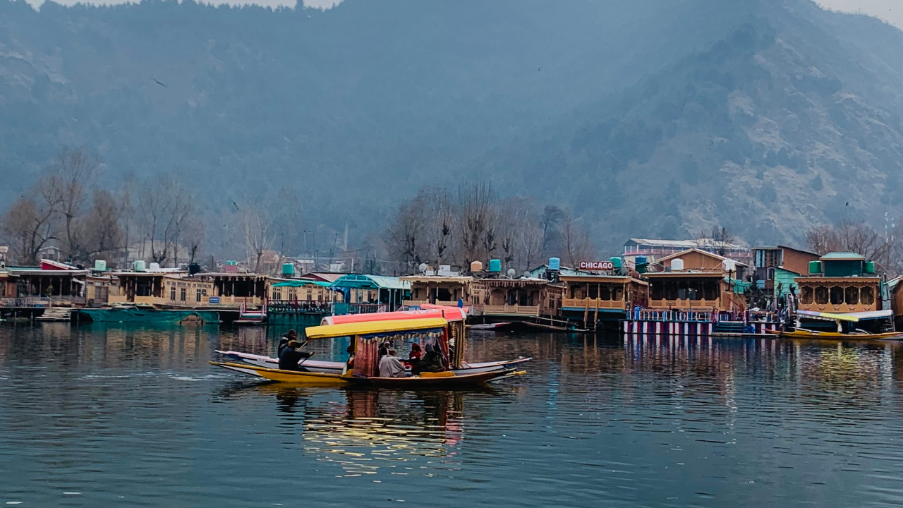 Dal Lake Srinagar by Kahan Jau Dal Lake Srinagar by Kahan Jau