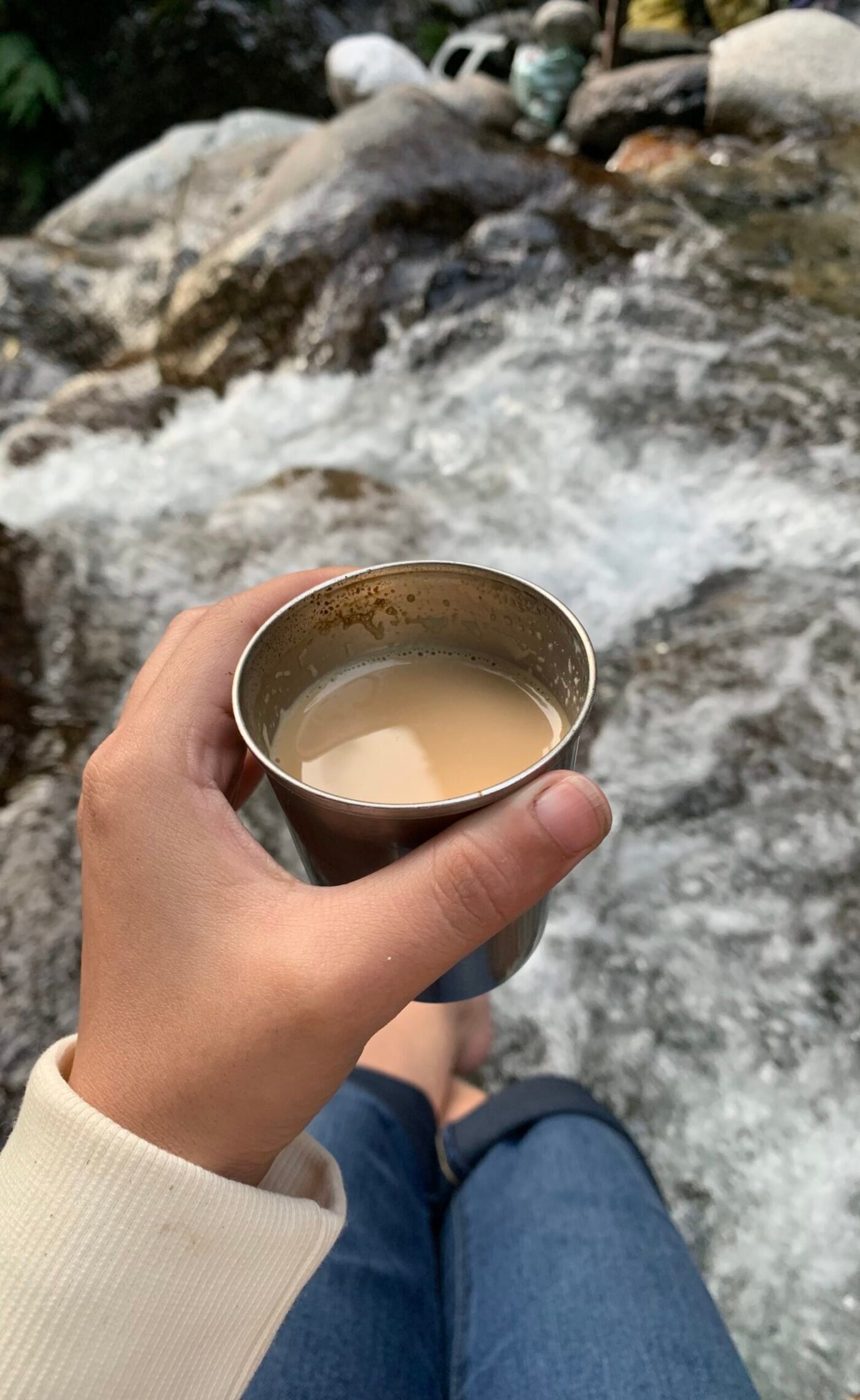 Coffee at Bangoru Waterfall by Kahan Jau