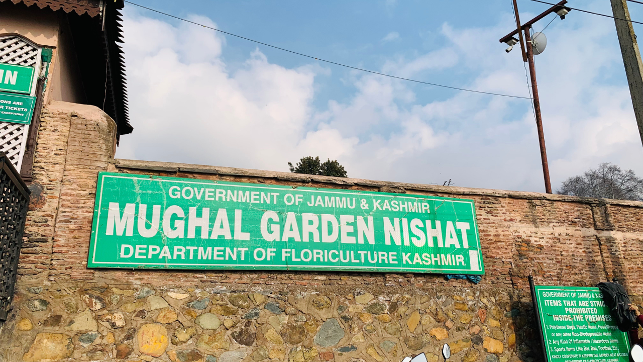 Mughal Garden Srinagar by Kahan Jau Mughal Garden Srinagar by Kahan Jau