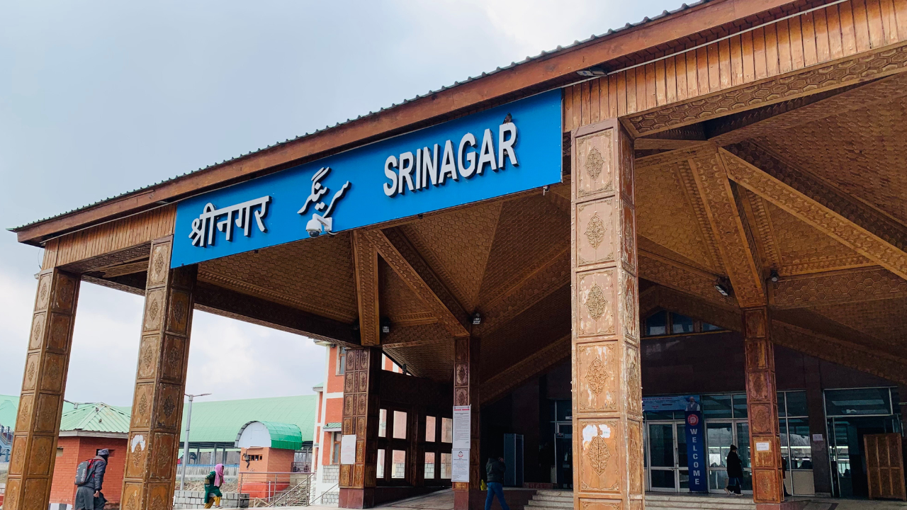 Srinagar Railway Station by Kahan Jau Srinagar Railway Station by Kahan Jau